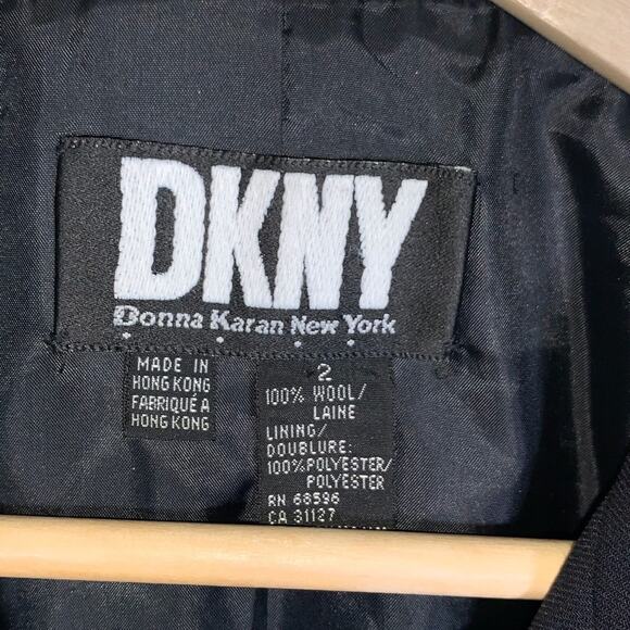 DKNY 100% wool black three button blazer jacket size 2 - Picture 3 of 4